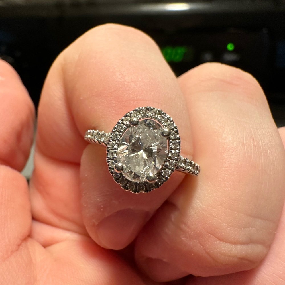 Engagement ring 1 carat diamond and 1/4 carat setting
